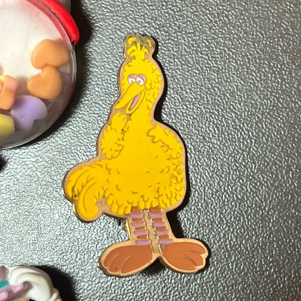 Huge Lot‎ Of 14 Vintage Hallmark Holiday Pins Thanksgiving Easter Halloween